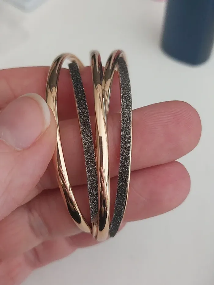 Bracelet fantaisie doré et pailleté - photo numéro 3