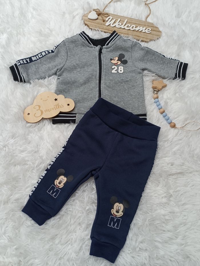 Ensemble survêtement neuf 3 mois Mickey