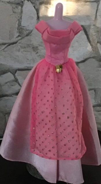 Robe bal poupée