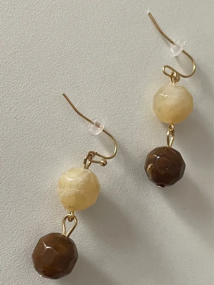 Boucle d’oreille Fantaisie Du groupe Maxmara intrend sans logo,sans étiquette. - photo numéro 3