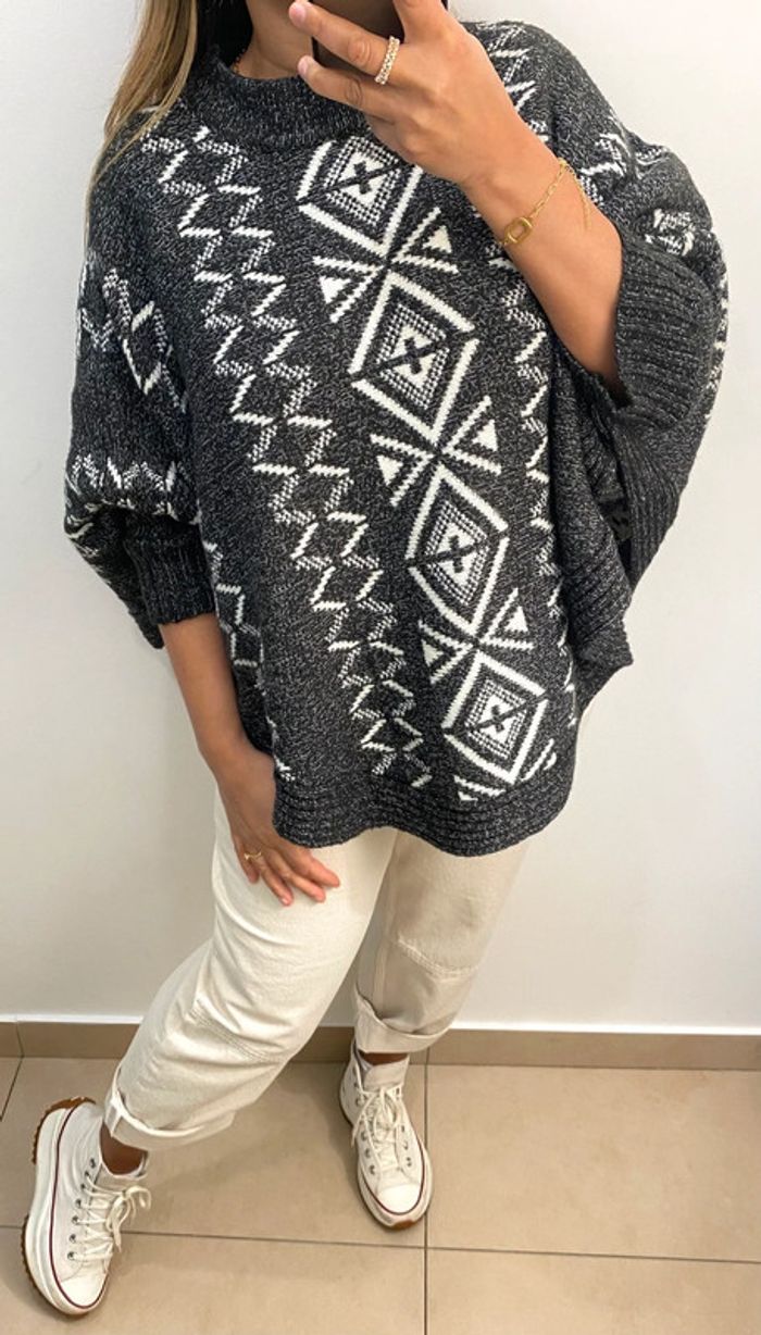 Superbe Pull Poncho Taille M - photo numéro 5