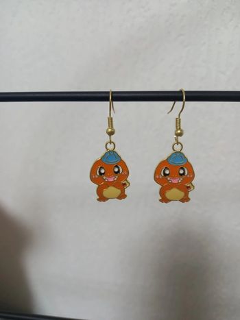 Boucle d'oreille salameche