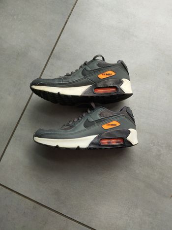 Baskets Nike air max 90 taille 35,5