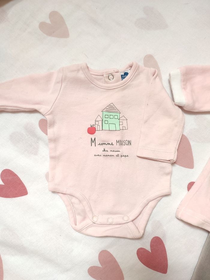 Ensemble bébé fille - 1 mois - Proche du neuf - Mots d'enfants - photo numéro 3