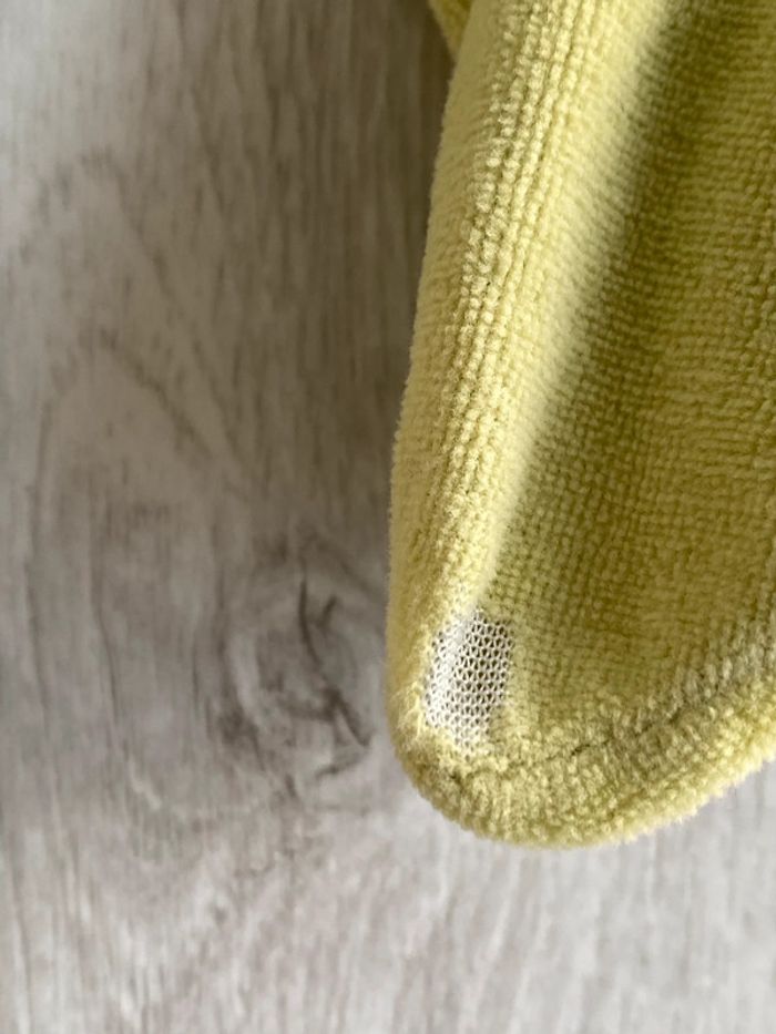 Grenouillère 9 mois Kiabi petit défaut - photo numéro 3