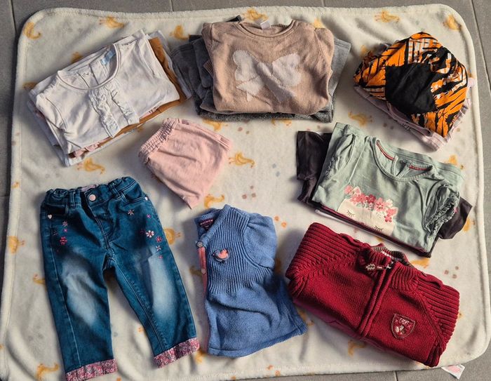 Lot vêtements fille 12 mois - photo numéro 2