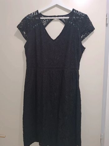 Robe courte noire dentelle