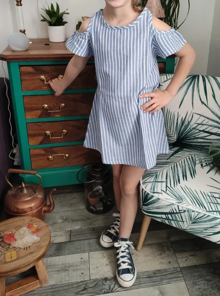 Robe épaules dénudées 8 ans - photo numéro 4