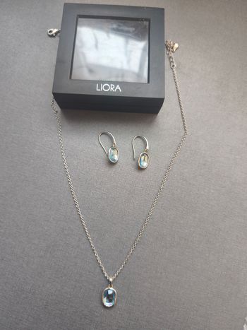 Ensemble bijoux collier et boucles d'oreilles