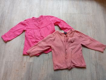 2 gilets légers 18 mois