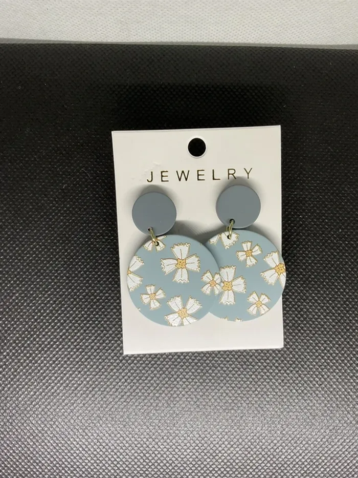 Boucles d’oreilles n°62 neuve