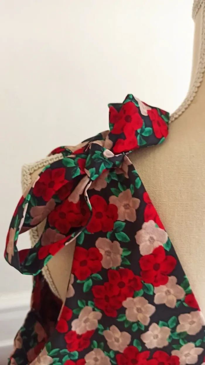 Jolie robe fleurie 38/40 très bon état - photo numéro 3