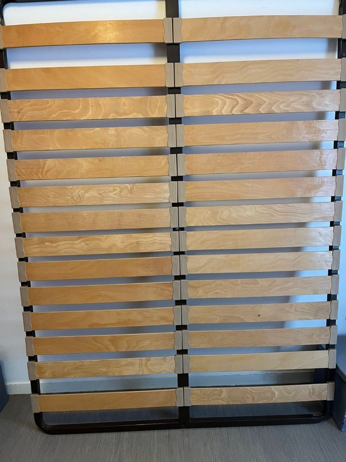 Sommier à lattes 140x190 bon état