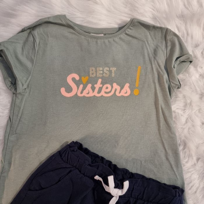 Neuf🌺⚘️ ensemble teeshirt et short 8 ans fille⚘️🌺⚘️🌺 - photo numéro 2