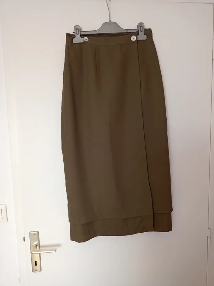 Magnifique Ensemble jupe et haut kaki - photo numéro 2