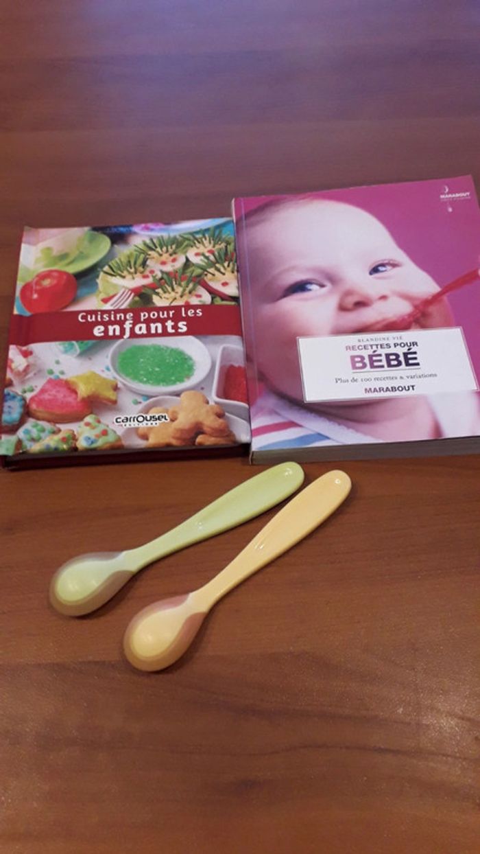 2 livres de cuisine pour bébés et enfants et 2 cuillères offertes