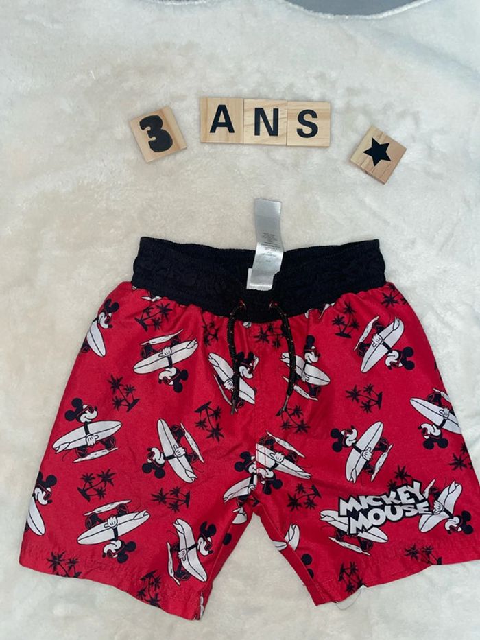 Short plage Mickey 3/4 ans 104cm