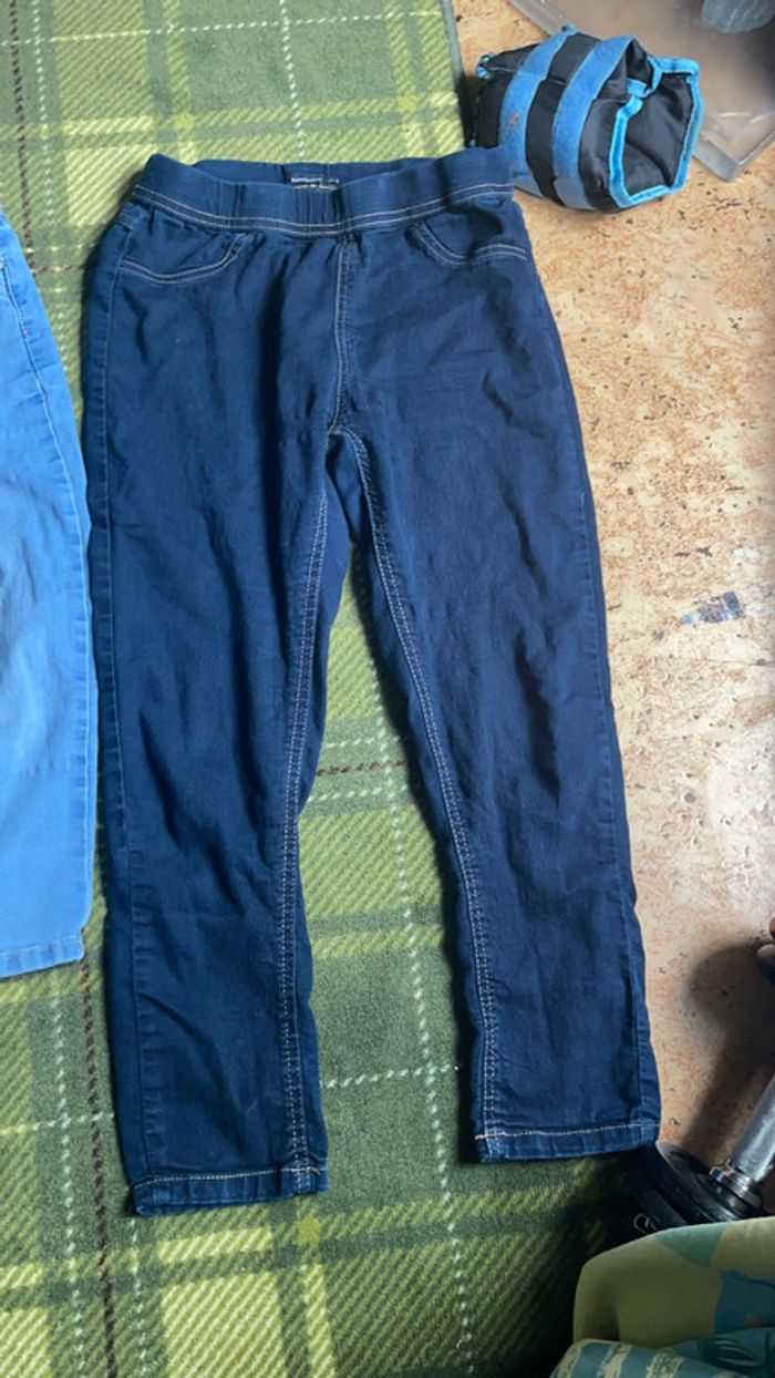 Lot 1 pantalon court et un 7/8 taille 38 - photo numéro 2