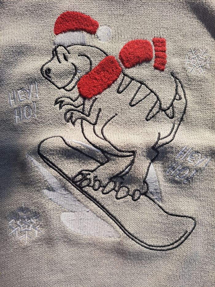 Pull Noël Dinosaures - photo numéro 3
