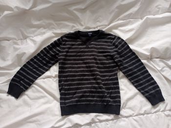 Pull rayé gris/noir Kiabi 6 ans 2€