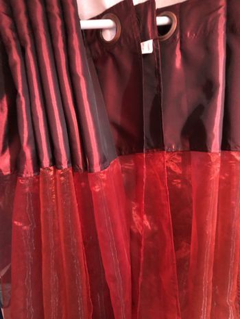 5 rideaux bordeaux