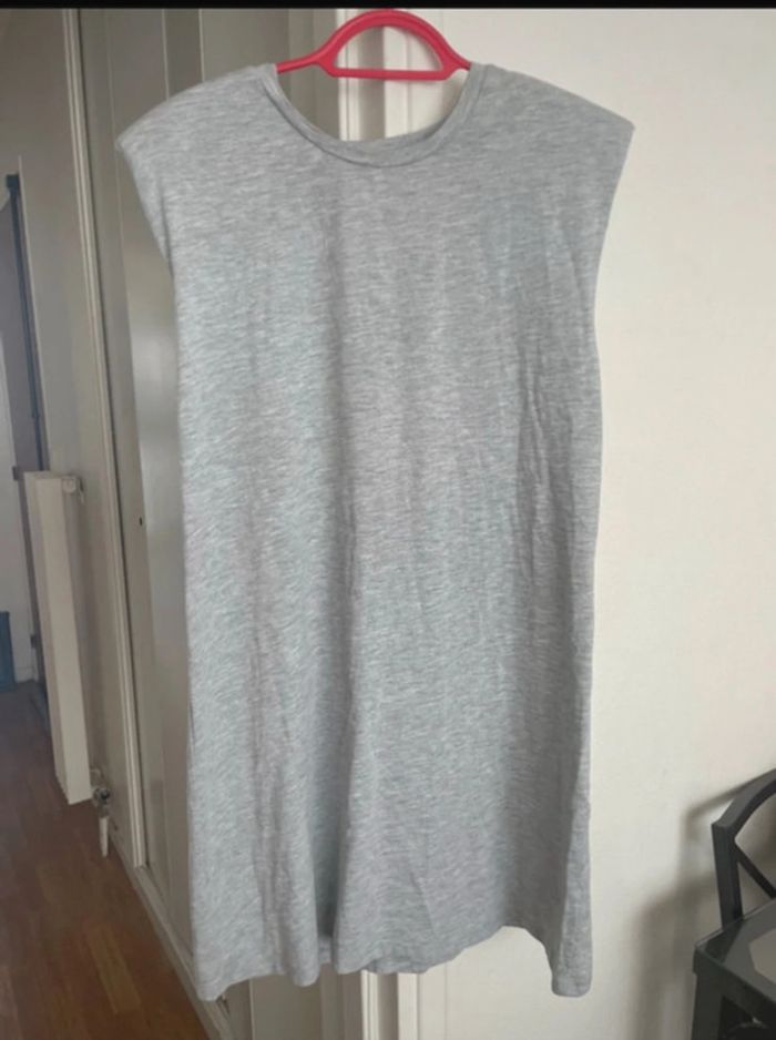 Robe en coton avec épaulettes Stradivarius