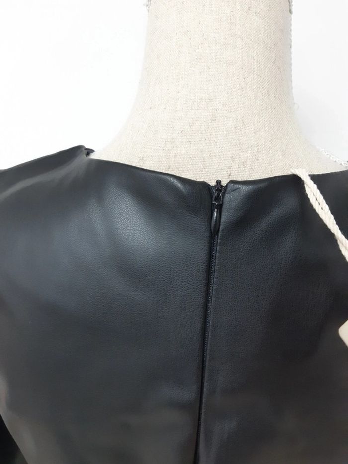 Robe noire en similicuir neuve T36 - photo numéro 7