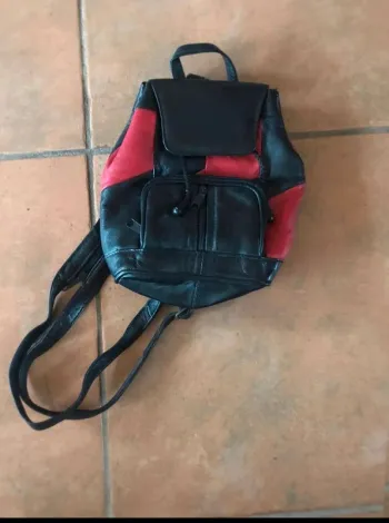 Sacs à dos format sac à main état neuf