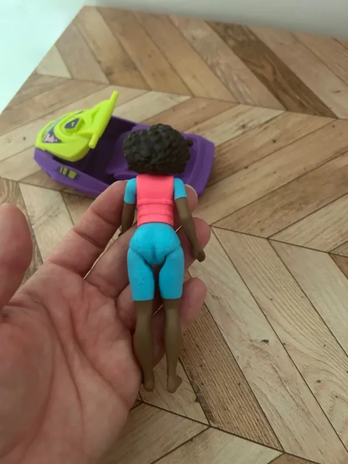 Lot de jouet reine des neiges et Barbie - photo numéro 8