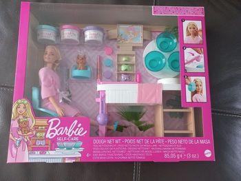 BARBIE JOURNEE AU SPA MATTEL NEUF