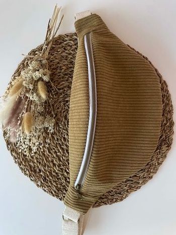 Sacoche banane fait main en tissu velours côtelé ocre