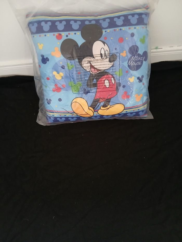Coussin Mickey