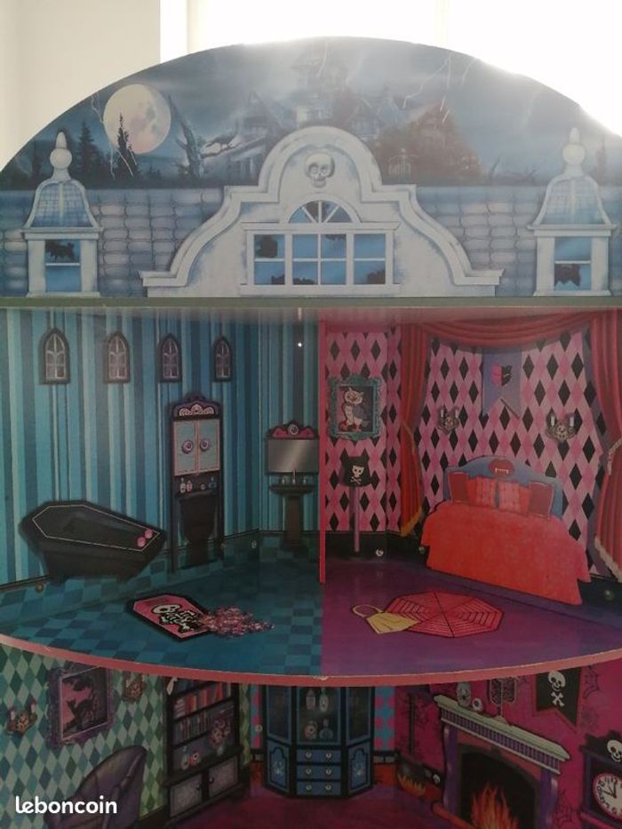 Grand manoir en bois "Monster high" - photo numéro 2
