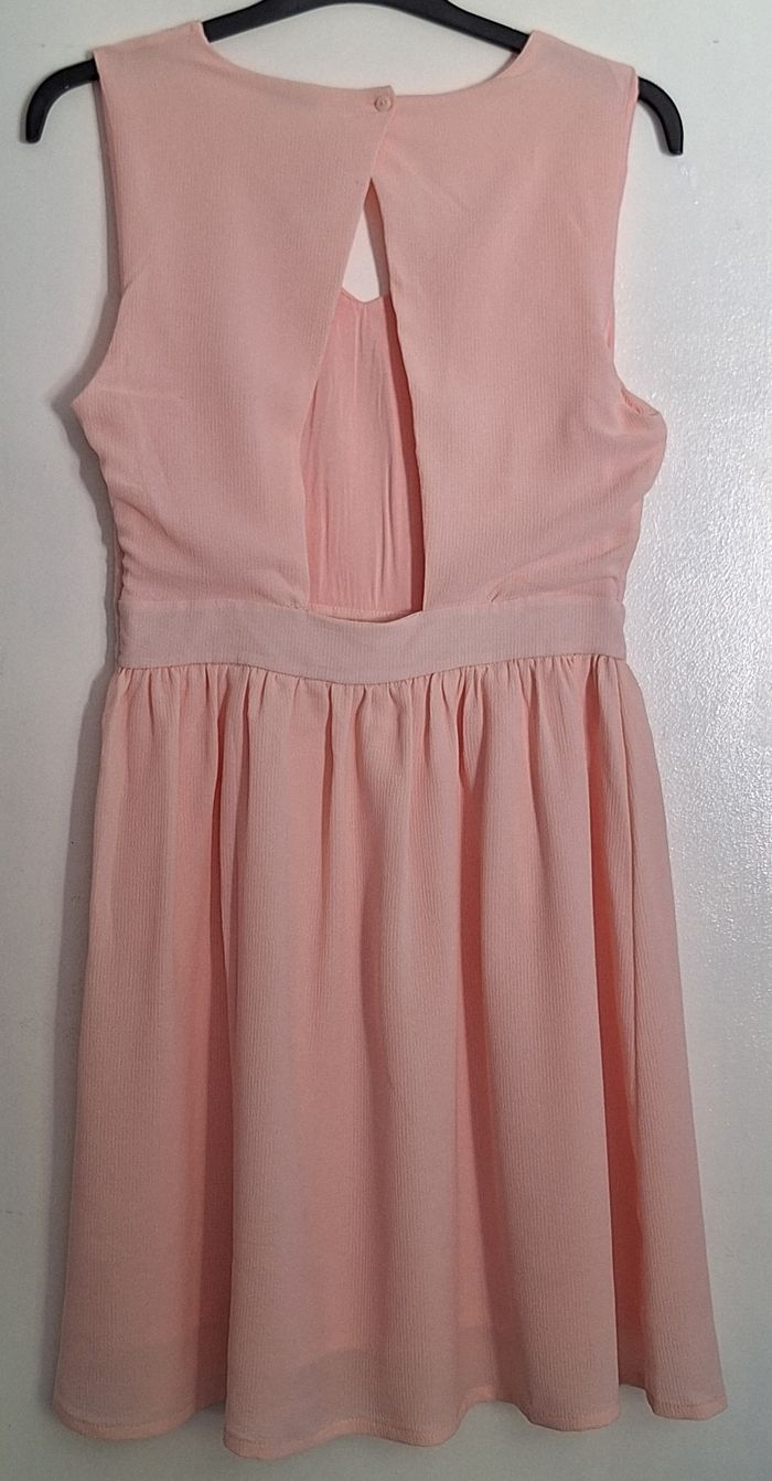 Robe couleur unie dos ouvert - photo numéro 6