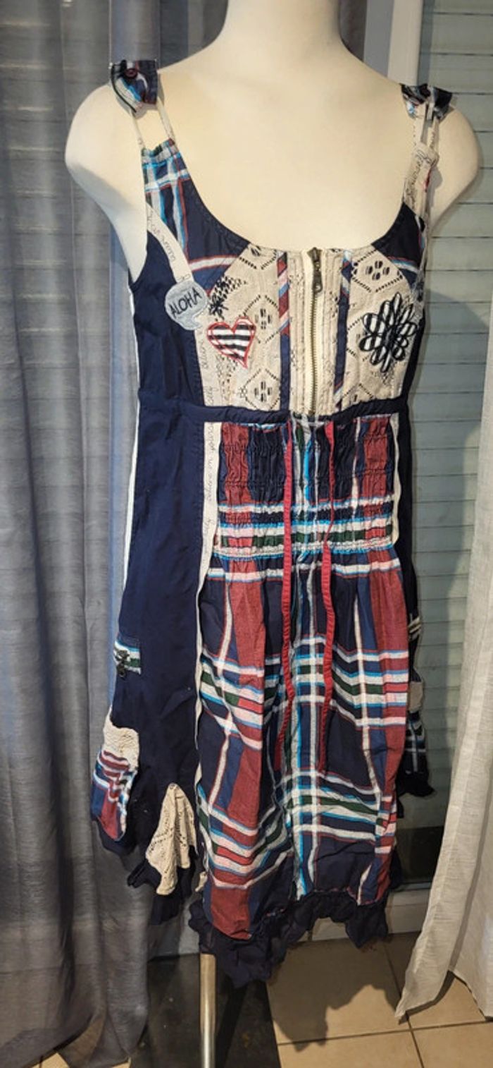 Tres belle Robe Desigual 38 - photo numéro 2
