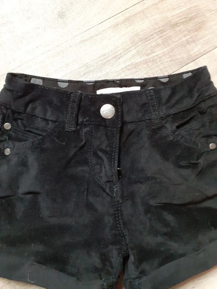 Short en velours fille noir 4 ans neuf - photo numéro 2