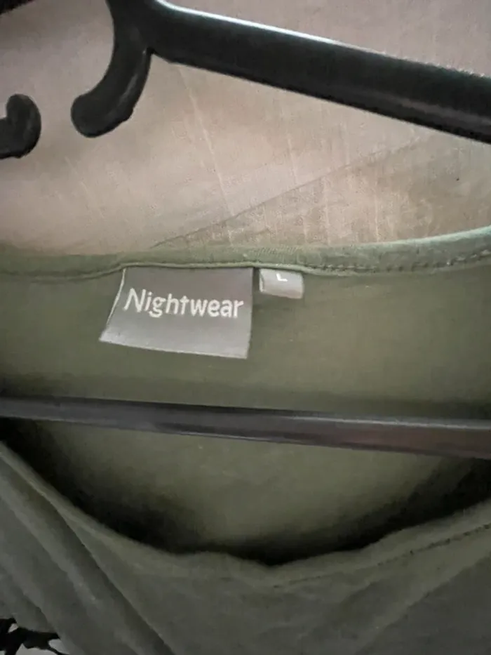 T-shirt de nuit long Nightwear – T.L, vert à motifs papillons & pâquerettes - photo numéro 3