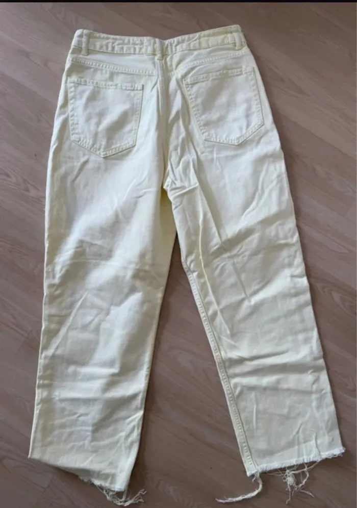 Jean mom jaune pâle Zara – effet usé jaune pale - photo numéro 6