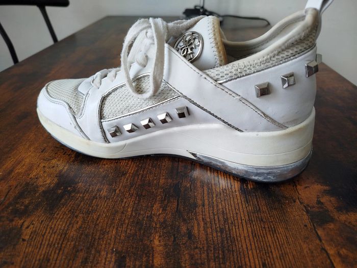 Baskets de ville T 38 Guess - photo numéro 6