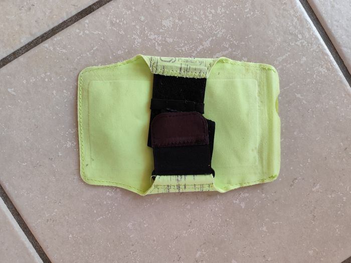 Brassard téléphone kalenji - photo numéro 2