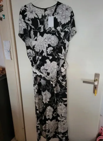 Combinaison noire et blanche