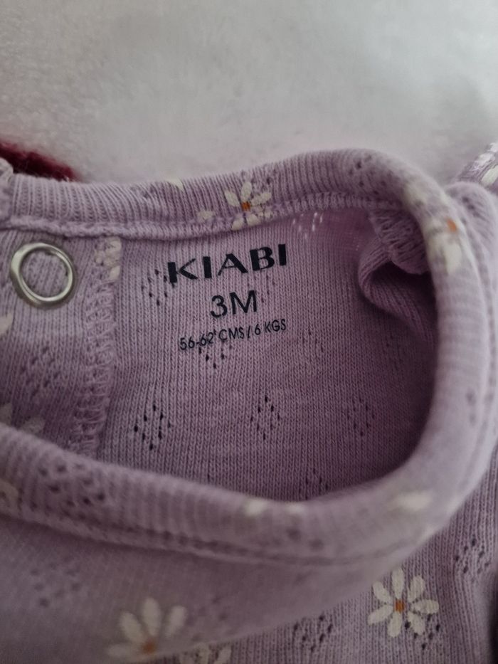 Combi 3 mois fille - photo numéro 3