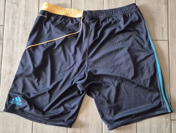Short OM - photo numéro 2