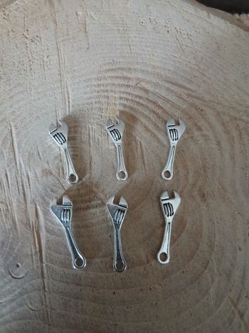 Lot de 6 pendentifs breloques clés à molette argenté