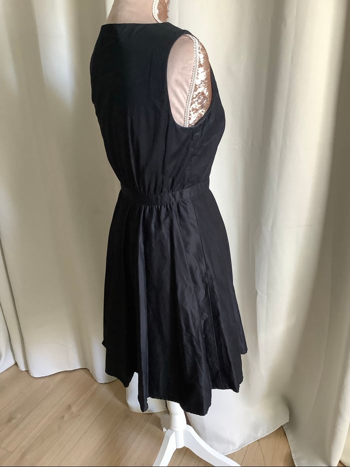 Robe noire Coupe patineuse Effet drapé devant naf naf o comme neuve - photo numéro 6