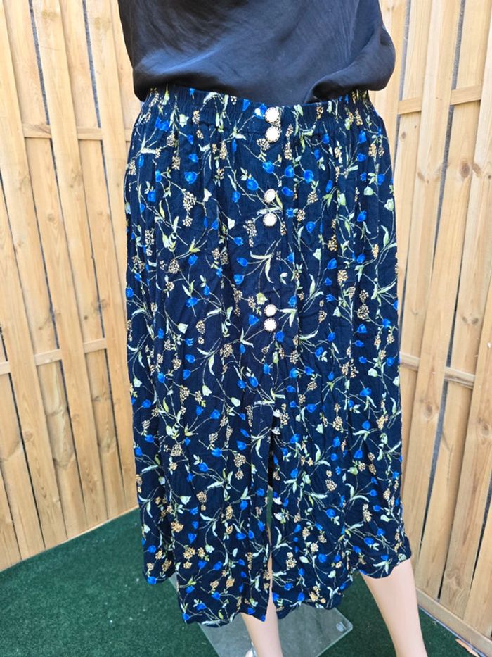 Jupe boutonnée 🍒vintage 80 fabriqué en France🍒taille jusqu'au 38 - photo numéro 2