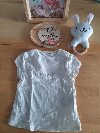T-shirt manches courtes pour fille taille 12mois marque Kiabi en très bon état