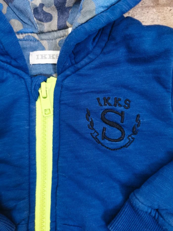 🌺IKKS Veste à capuche 12mois bleu camouflage - photo numéro 2
