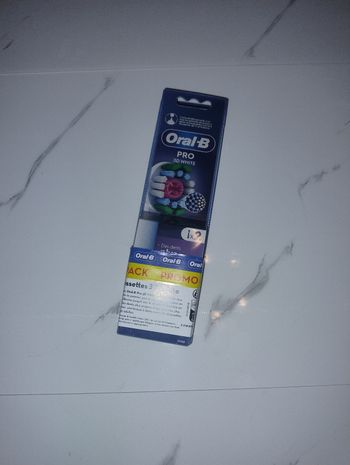 Brossettes oral b pro 3D white lot de 6 brossettes