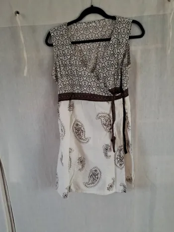 Jolie robe ou tunique en fin coton